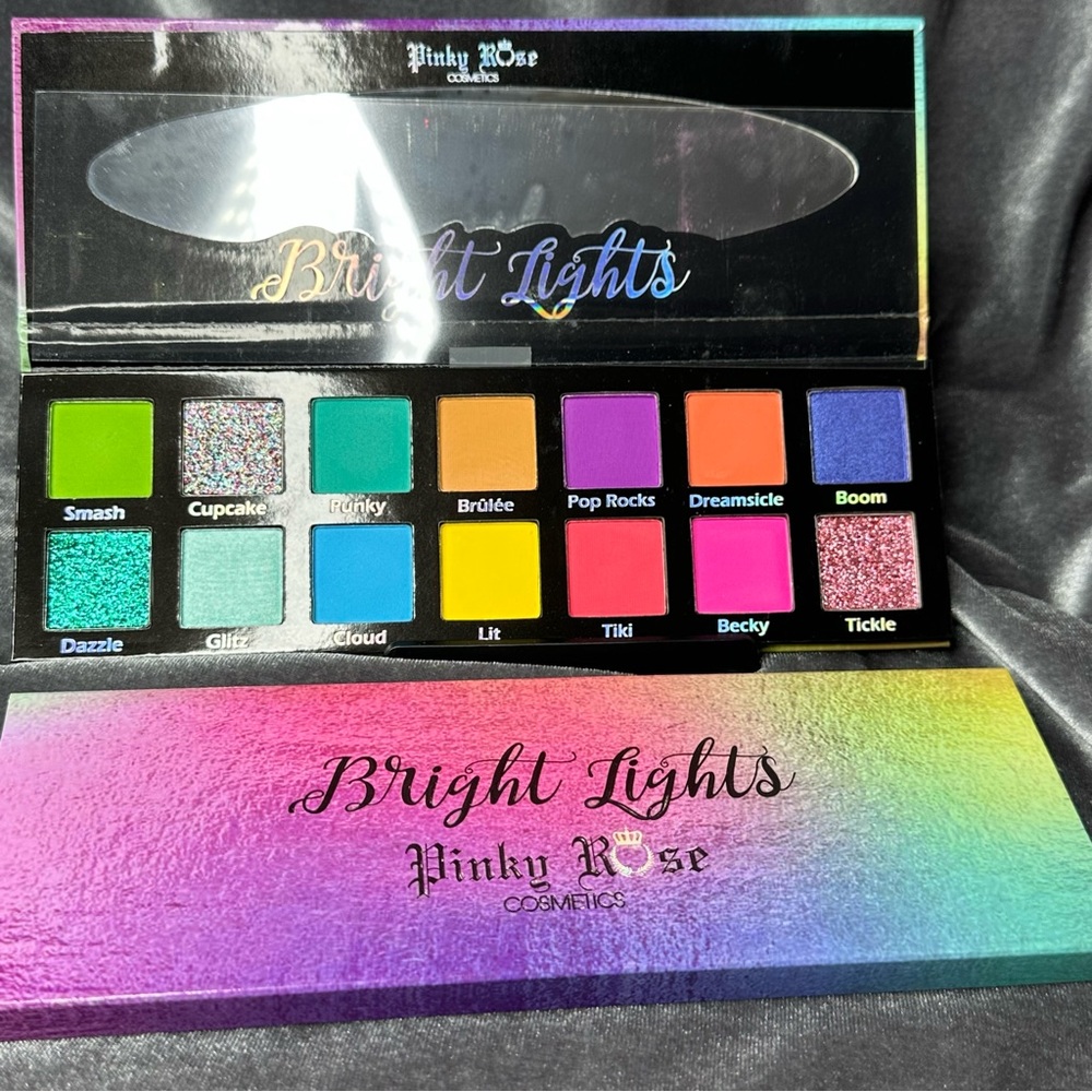 $25:BUC|Pinky Rose Bright Lights Palette